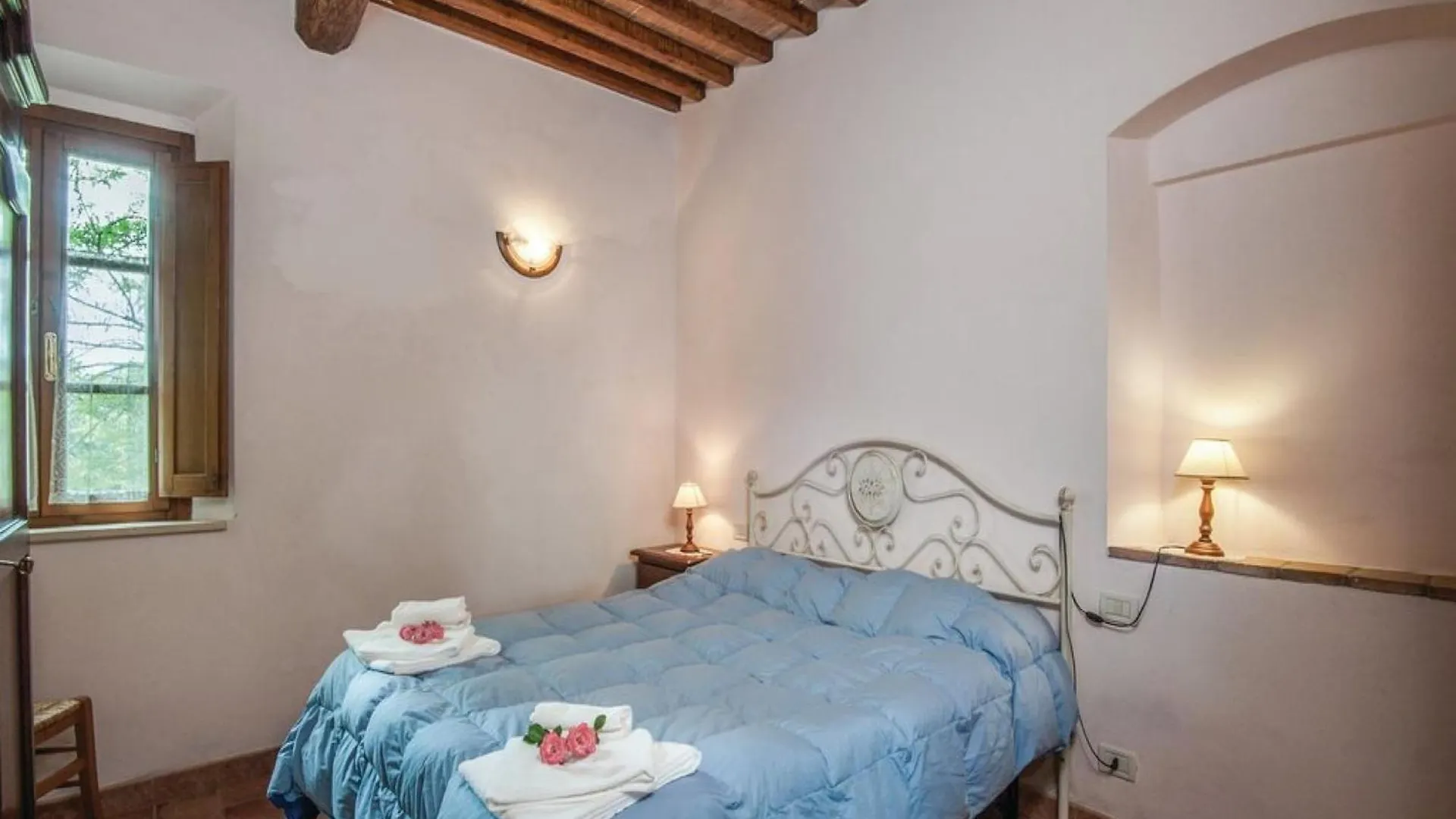 Holiday home Lovely Farmhouse In Monticiano With Garden Santo Italy
